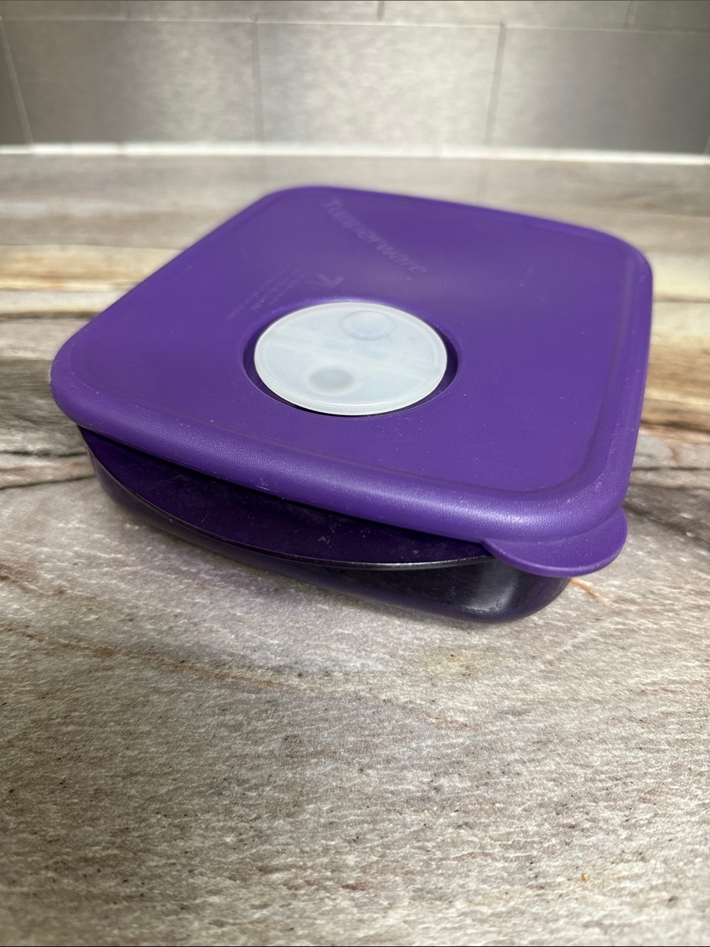 Tupperware Rock n Serve 2 1/2 cup